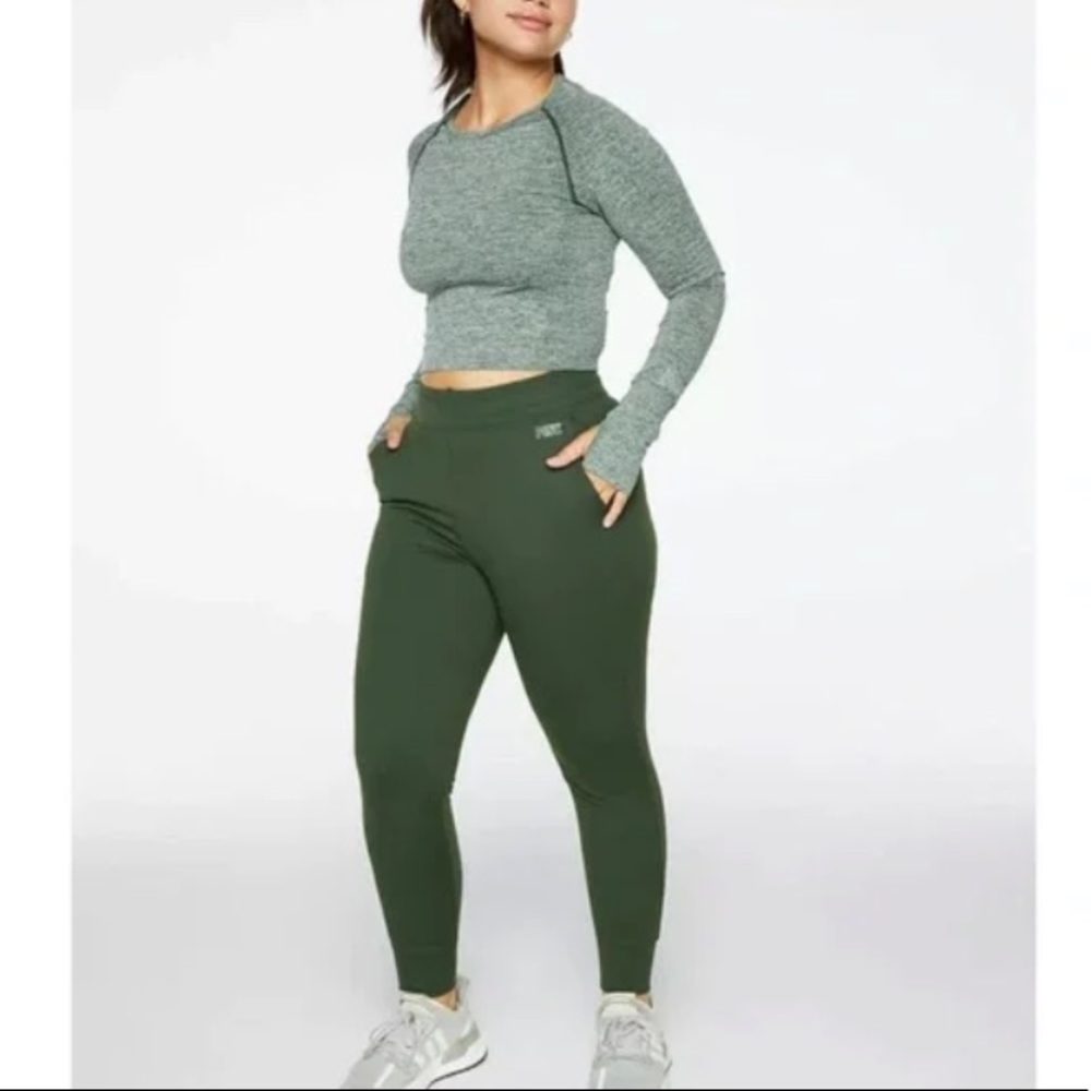 New with out tags PINK ultimate high waist skinny jogger emerald green